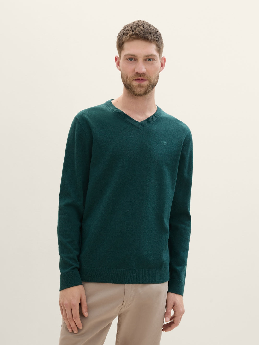 BASIC V-NECK KNIT