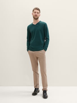 BASIC V-NECK KNIT