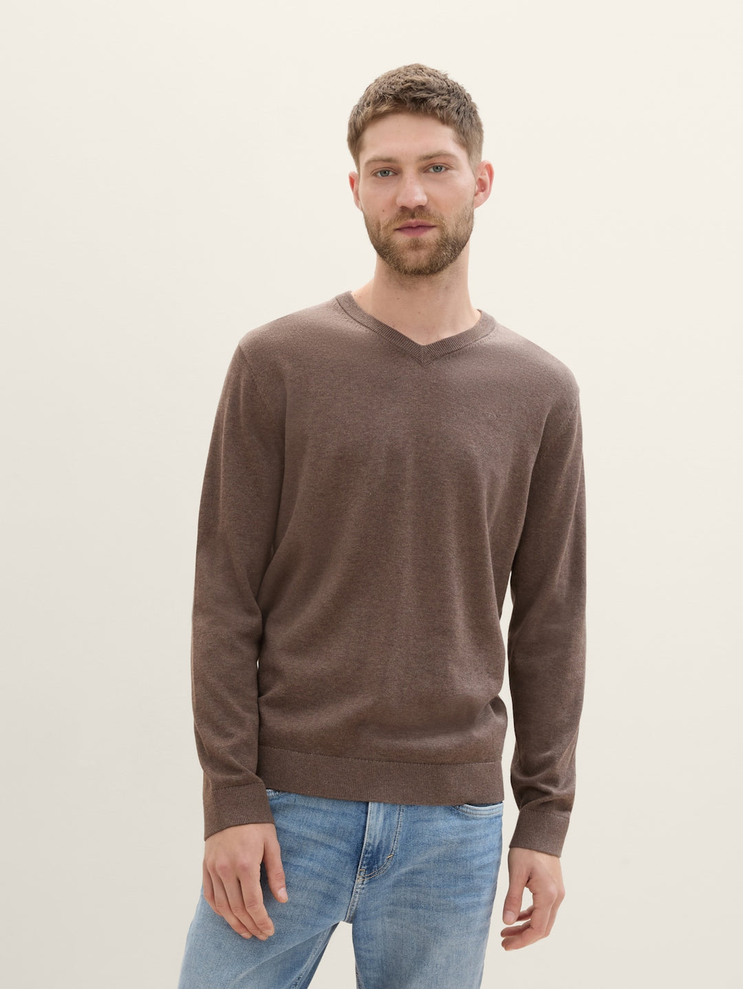 BASIC V-NECK KNIT