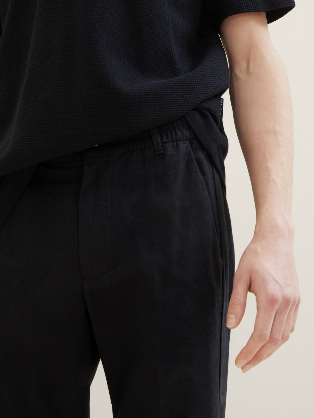 RELAXED TAPERED LINEN PANTS