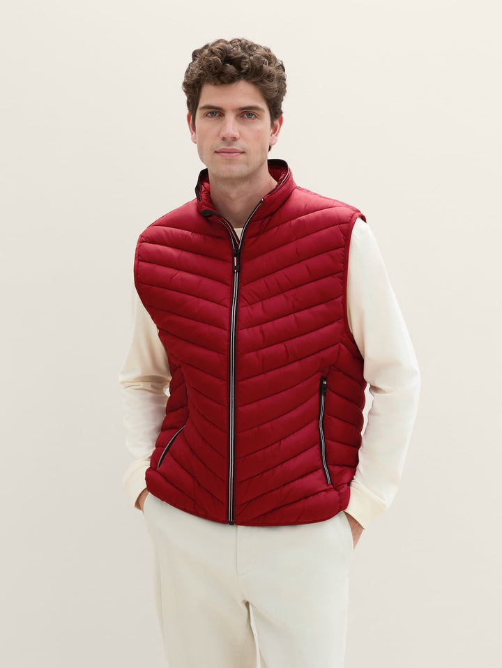 LIGHTWEIGHT VEST