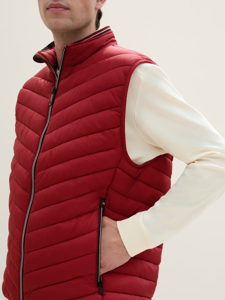 LIGHTWEIGHT VEST