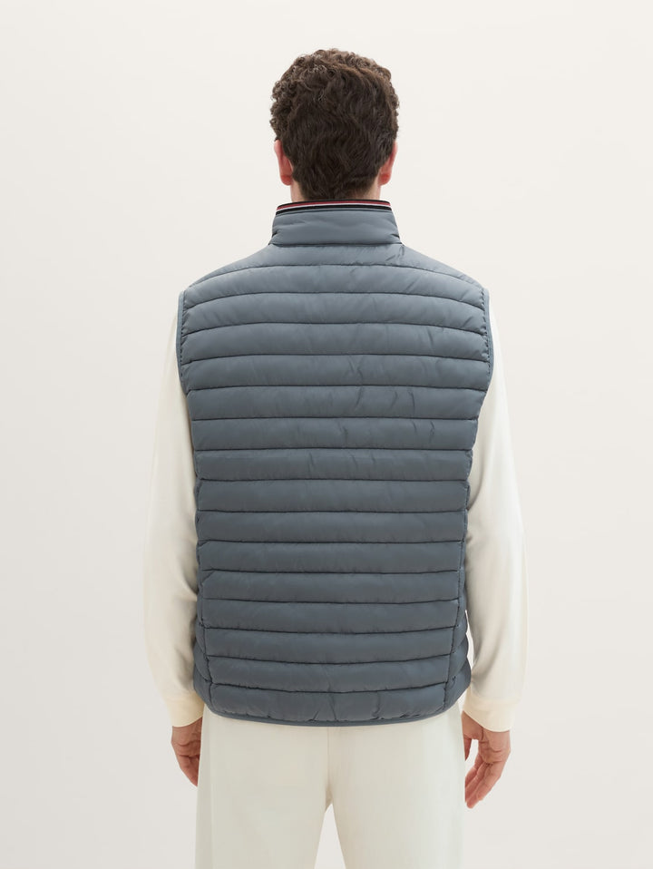 LIGHTWEIGHT VEST