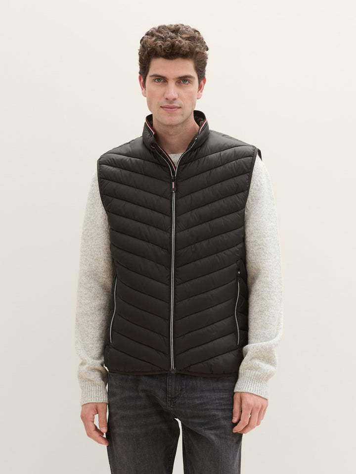 LIGHTWEIGHT VEST