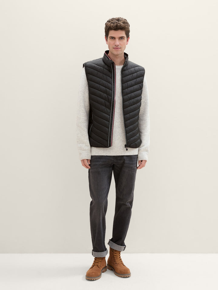 LIGHTWEIGHT VEST