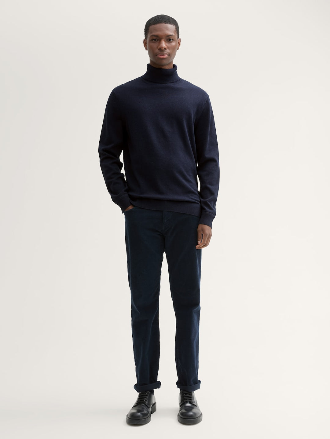 BASIC TURTLENECK KNIT