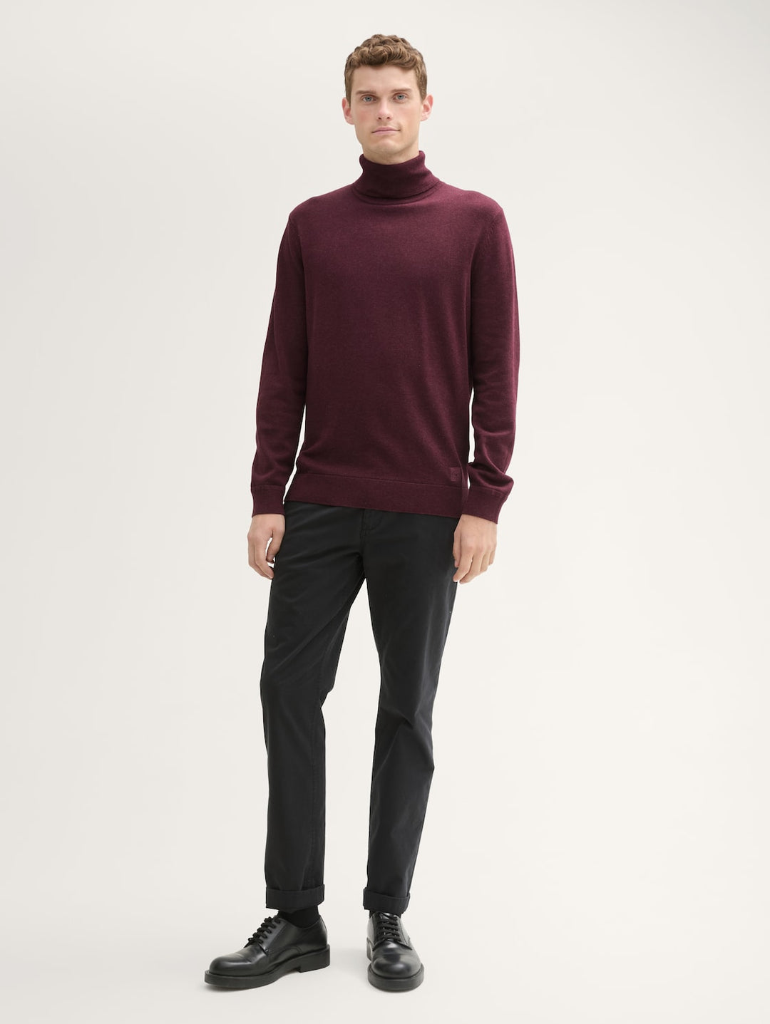 BASIC TURTLENECK KNIT