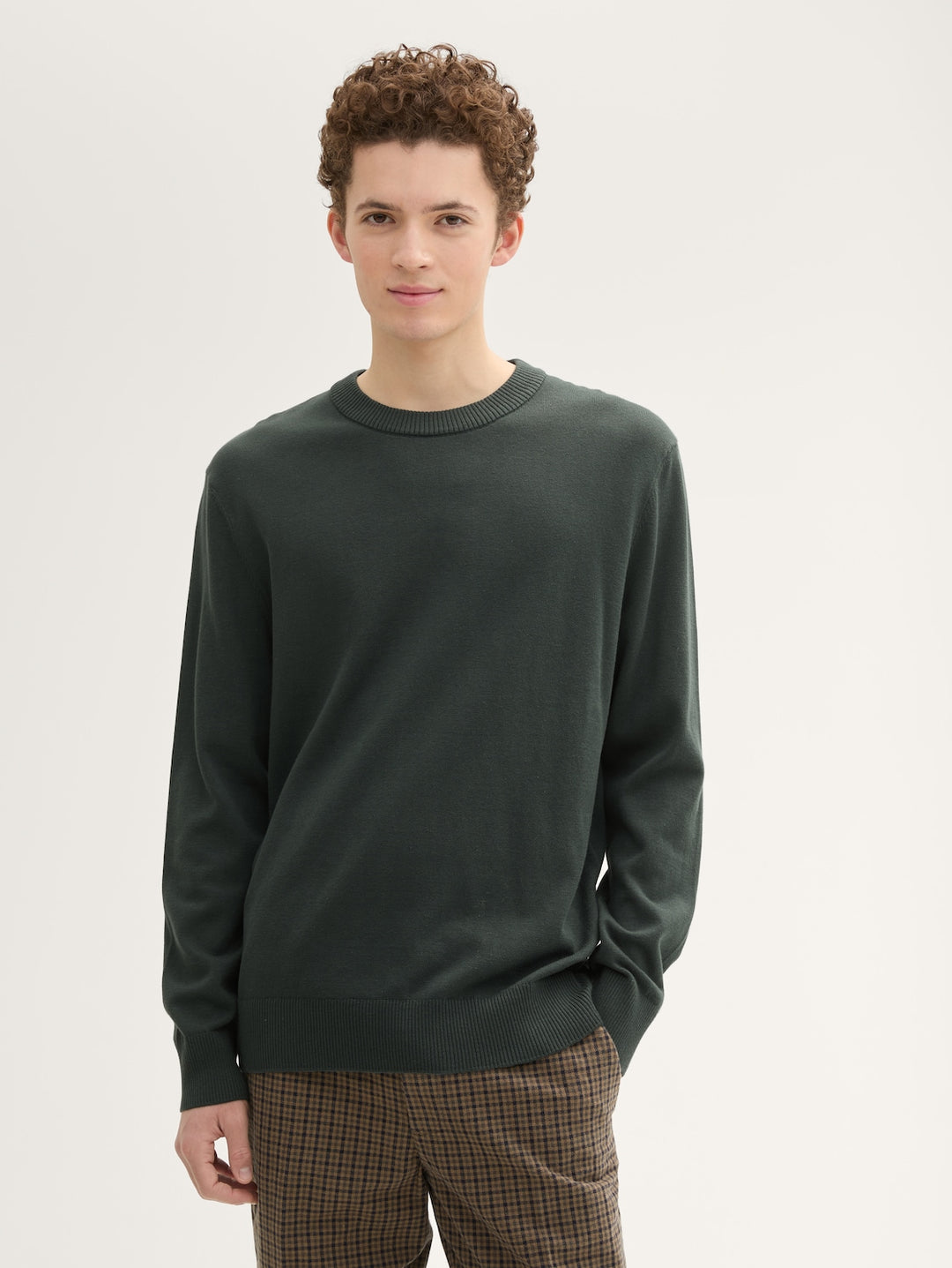 BASIC CREWNECK KNIT