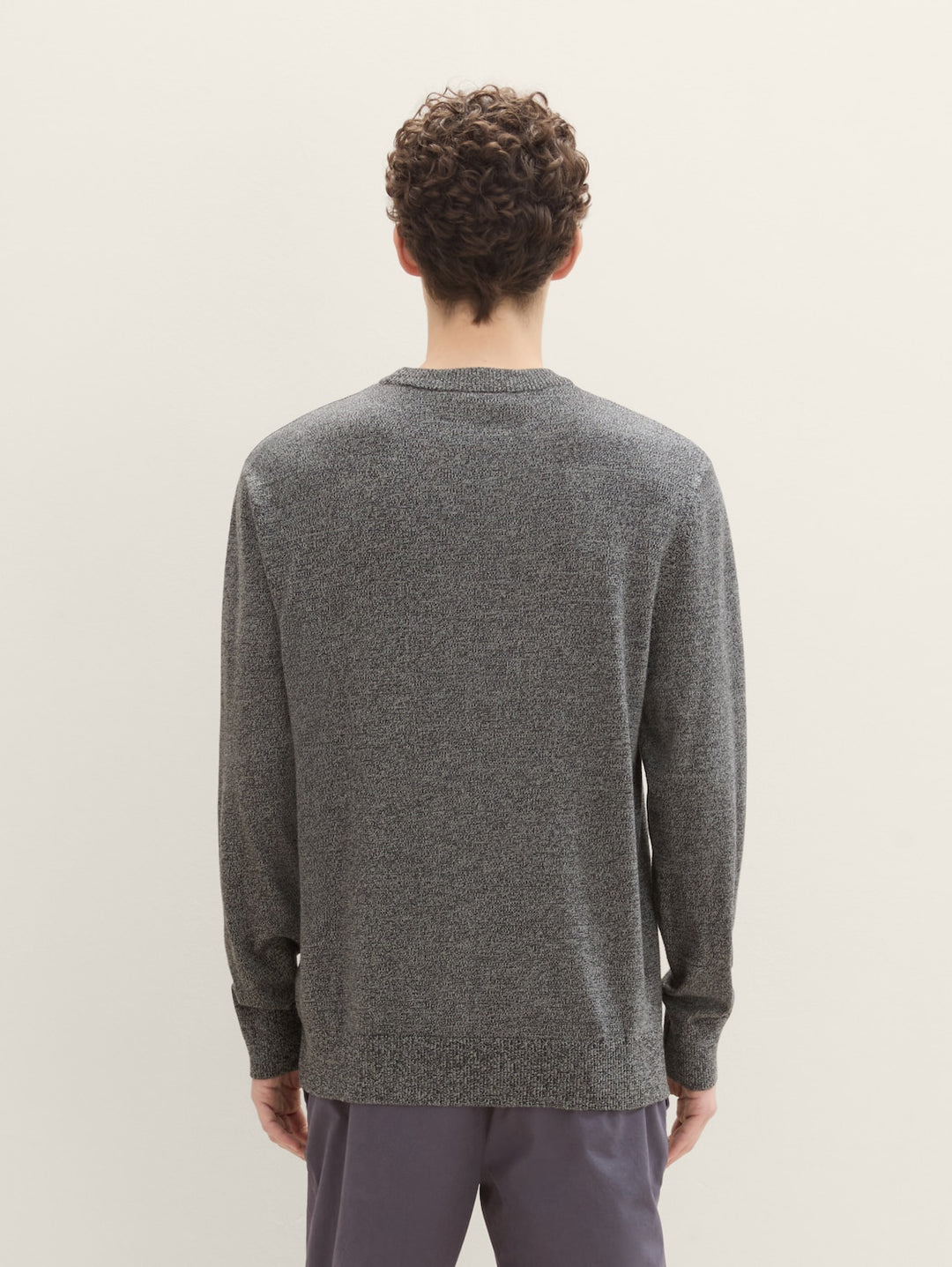 BASIC CREWNECK KNIT