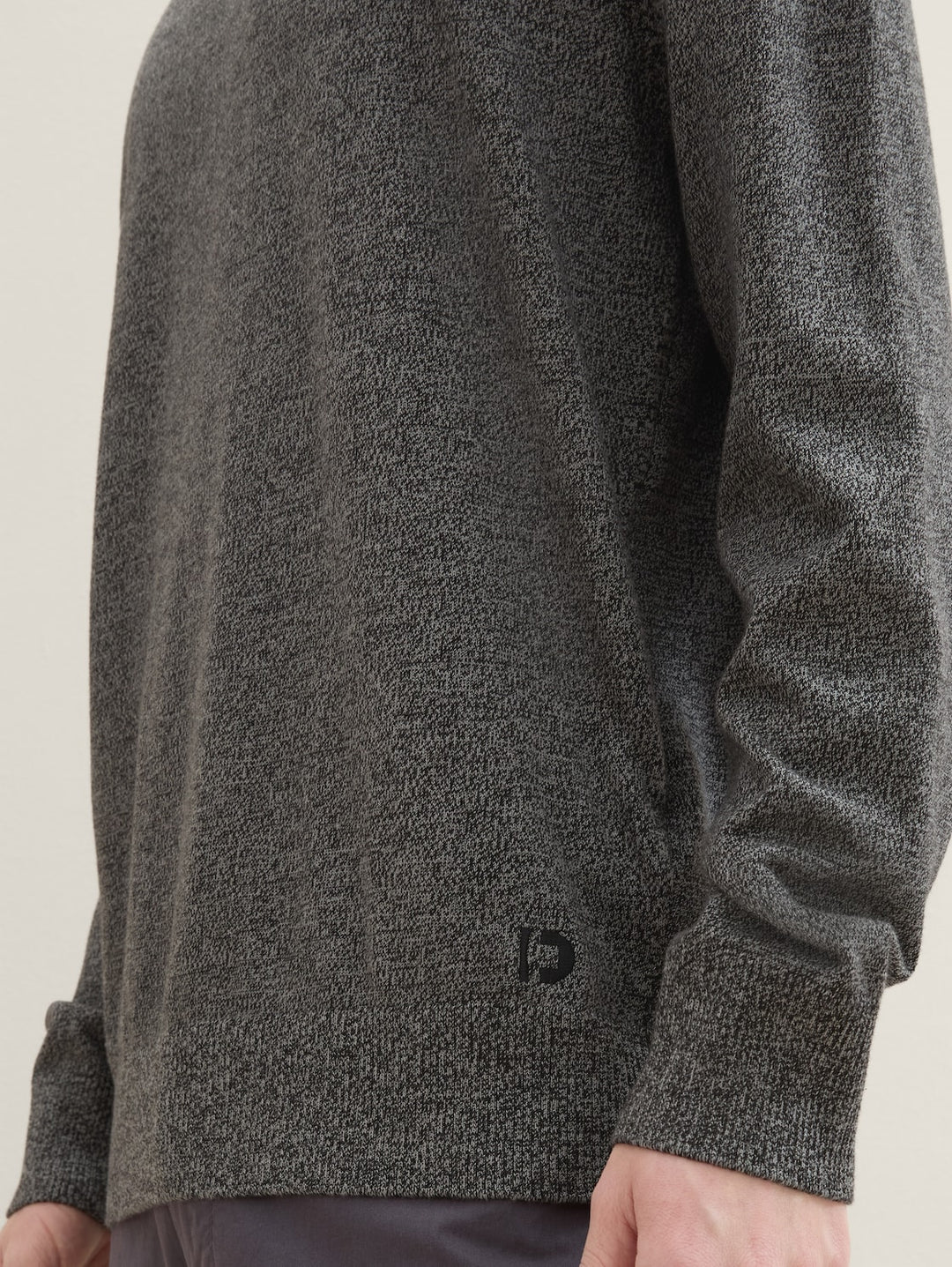 BASIC CREWNECK KNIT