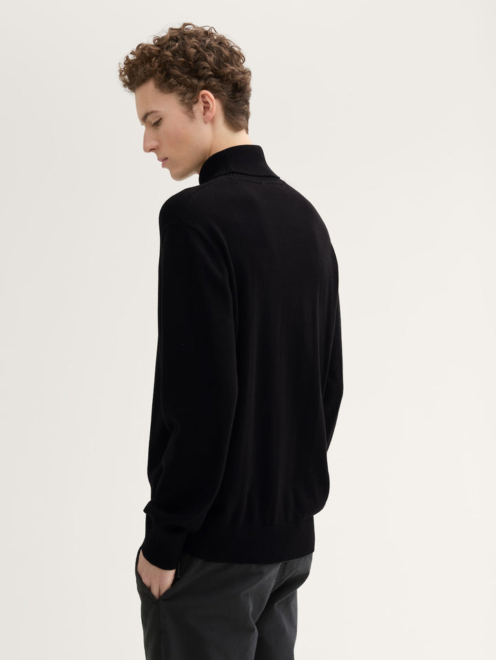 BASIC TURTLE NECK KNIT