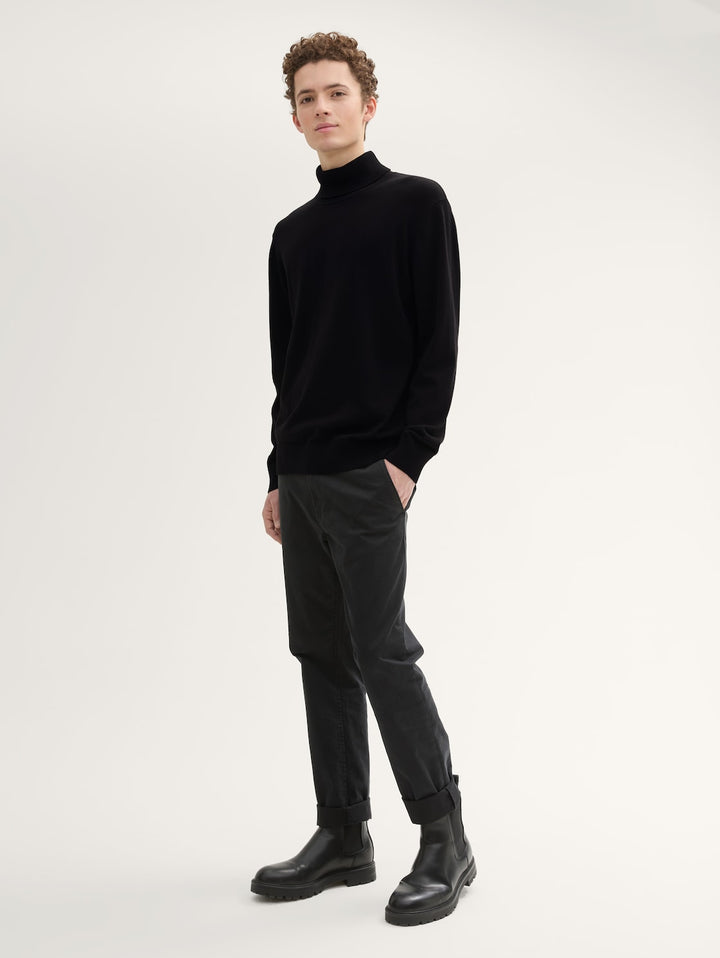 BASIC TURTLE NECK KNIT