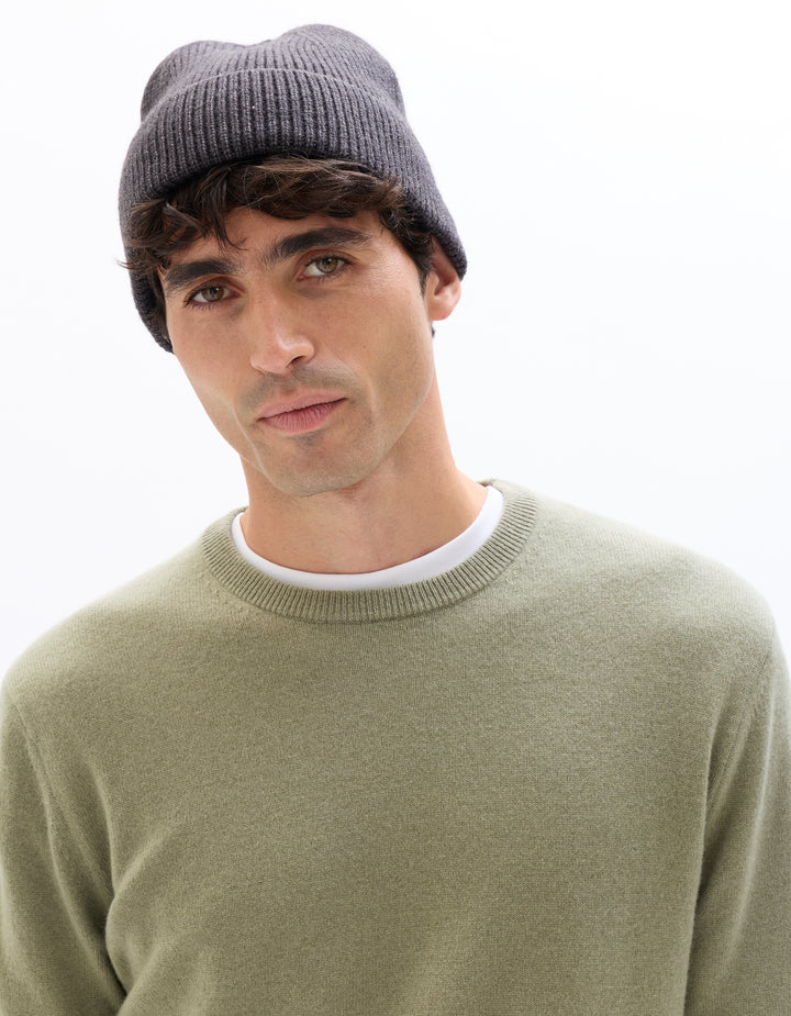 100% cashmere crew neck sweater
