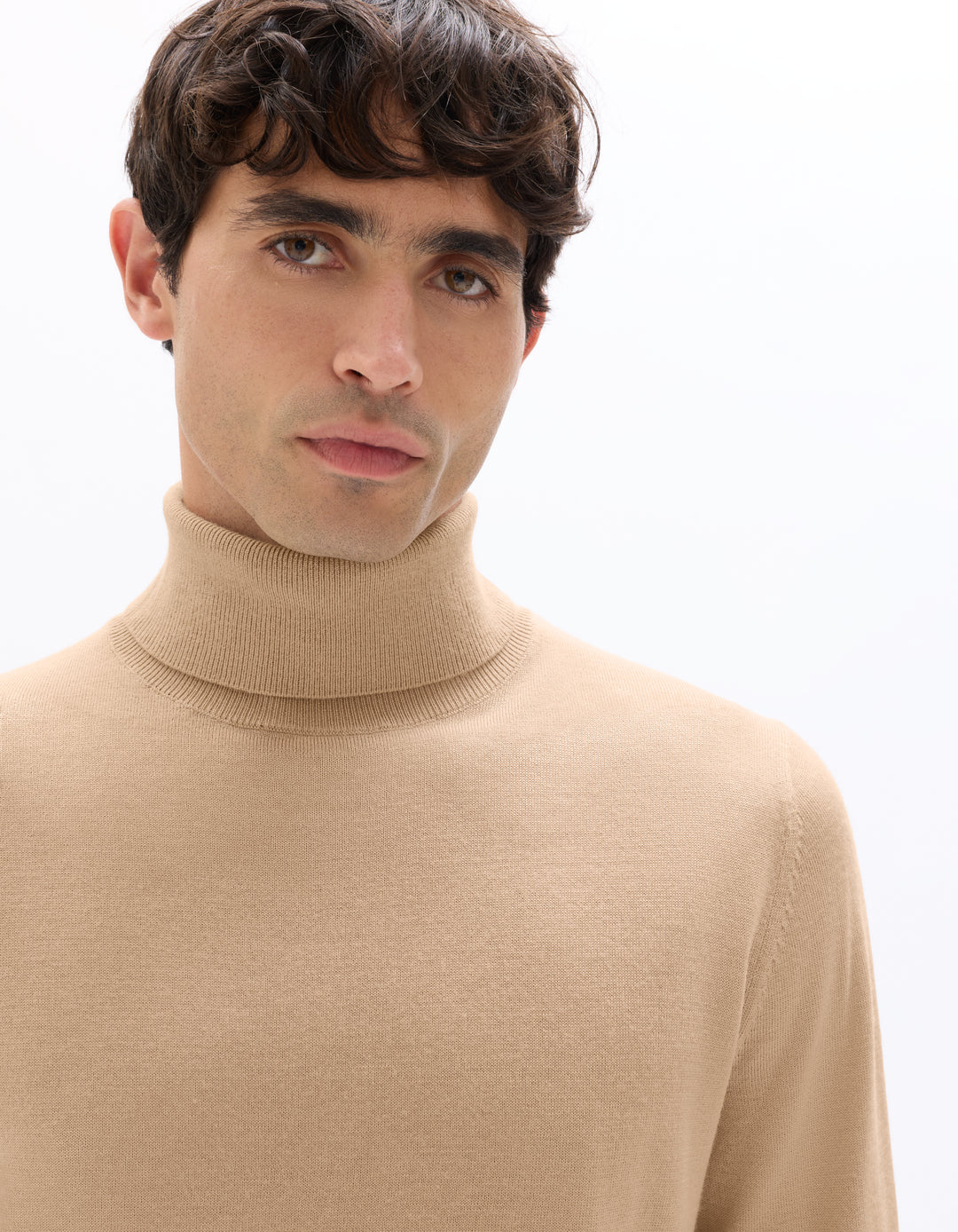 Slim-fit turtleneck sweater 100% merino wool