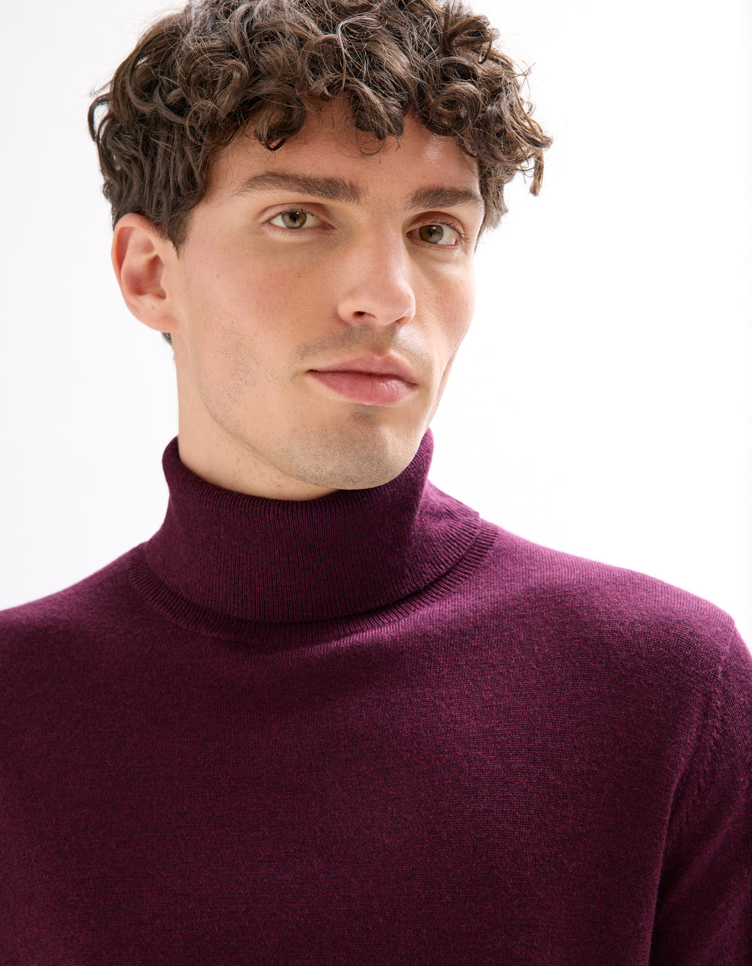 Slim-fit turtleneck sweater 100% merino wool