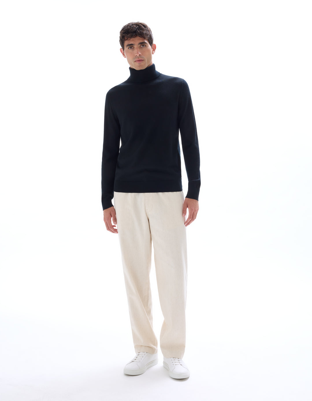 Slim-fit turtleneck sweater 100% merino wool
