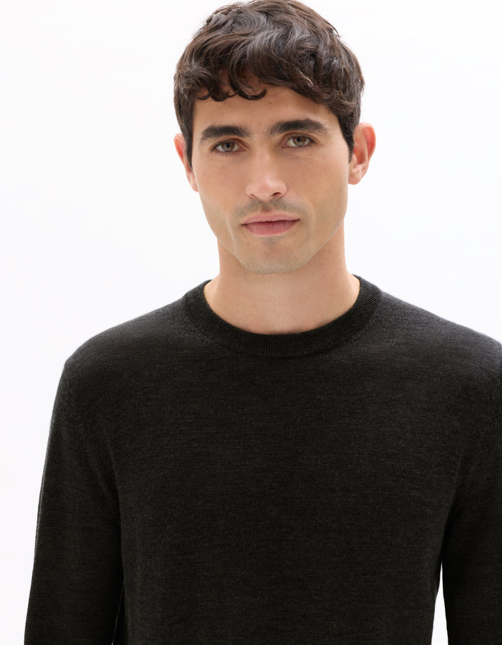 Unisex - Knitted - Sweater - Long sleeves - under 600 gr per piece