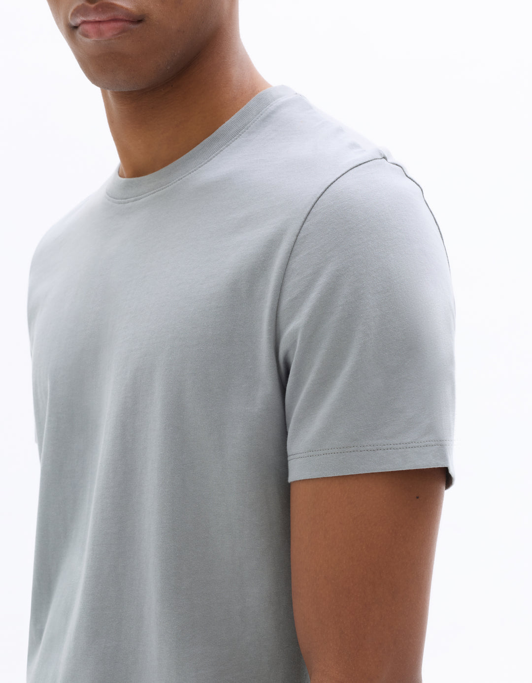 Unisex - Knitted - T-Shirt - Short sleeves - U / V / round neck