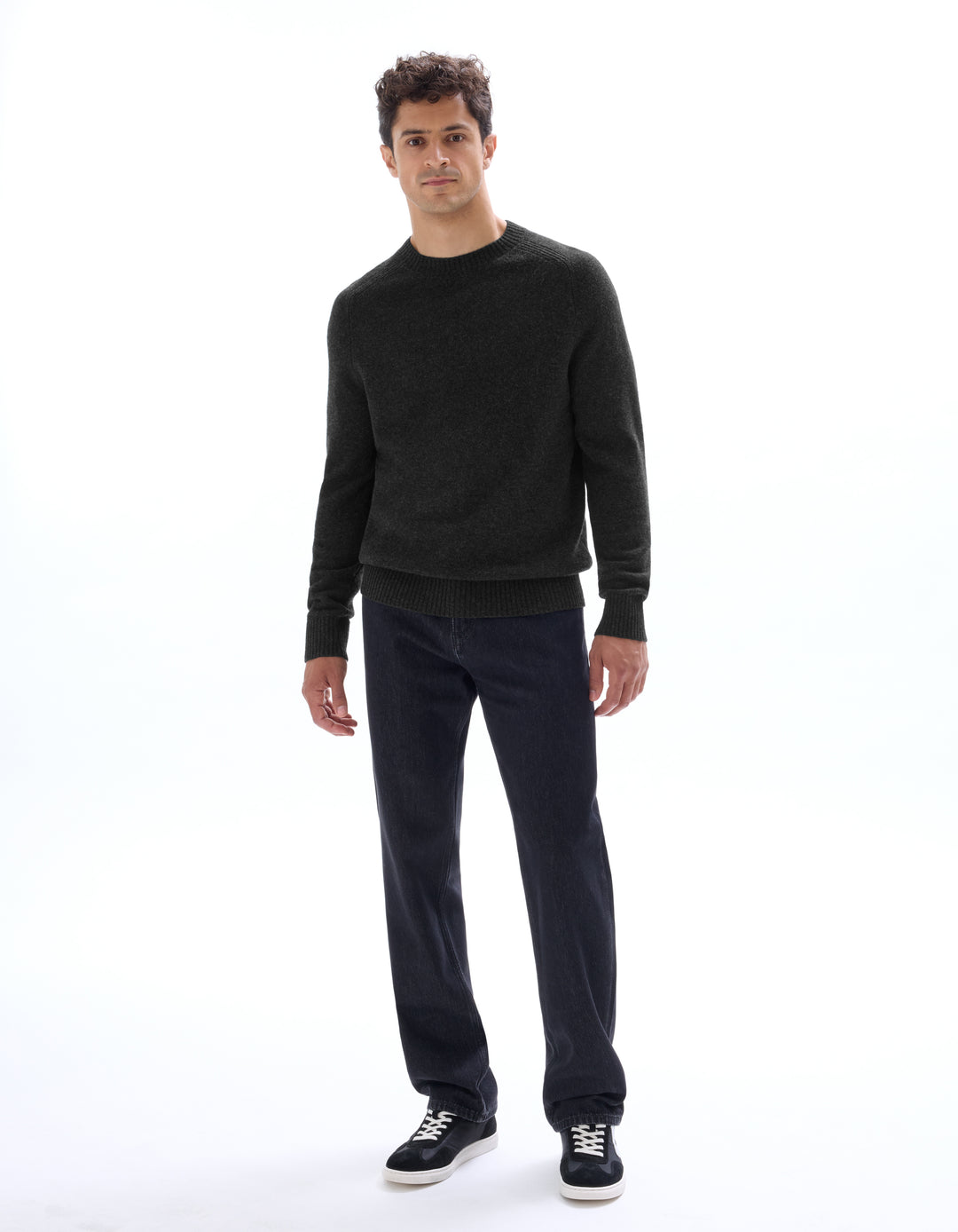 Unisex - Knitted - Sweater - Long sleeves - under 600 gr per piece