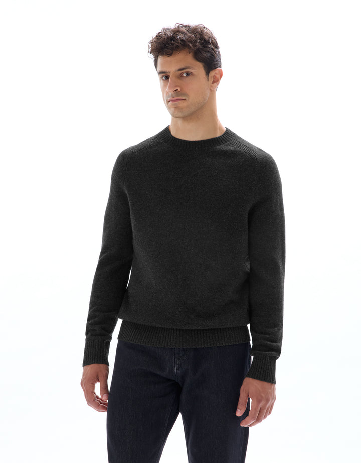 Unisex - Knitted - Sweater - Long sleeves - under 600 gr per piece