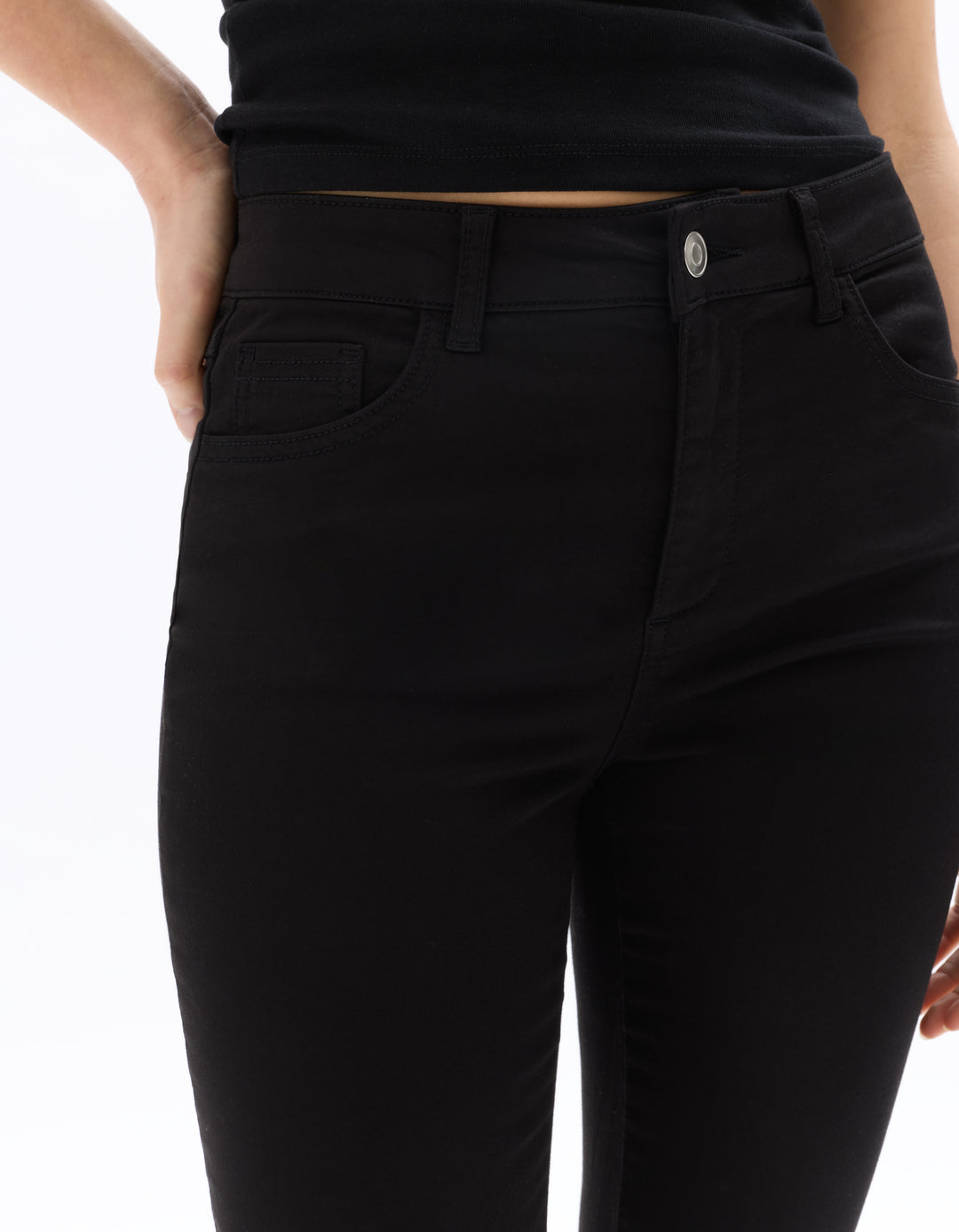 Ultra-stretch Slim-Fit Pants