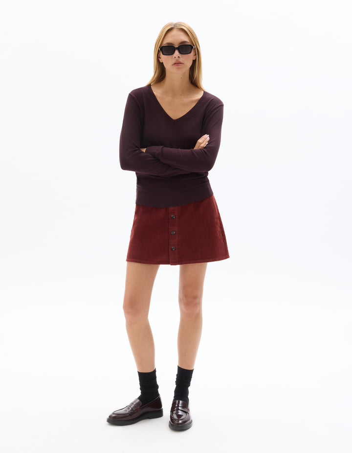Fine knit V-neck sweater
