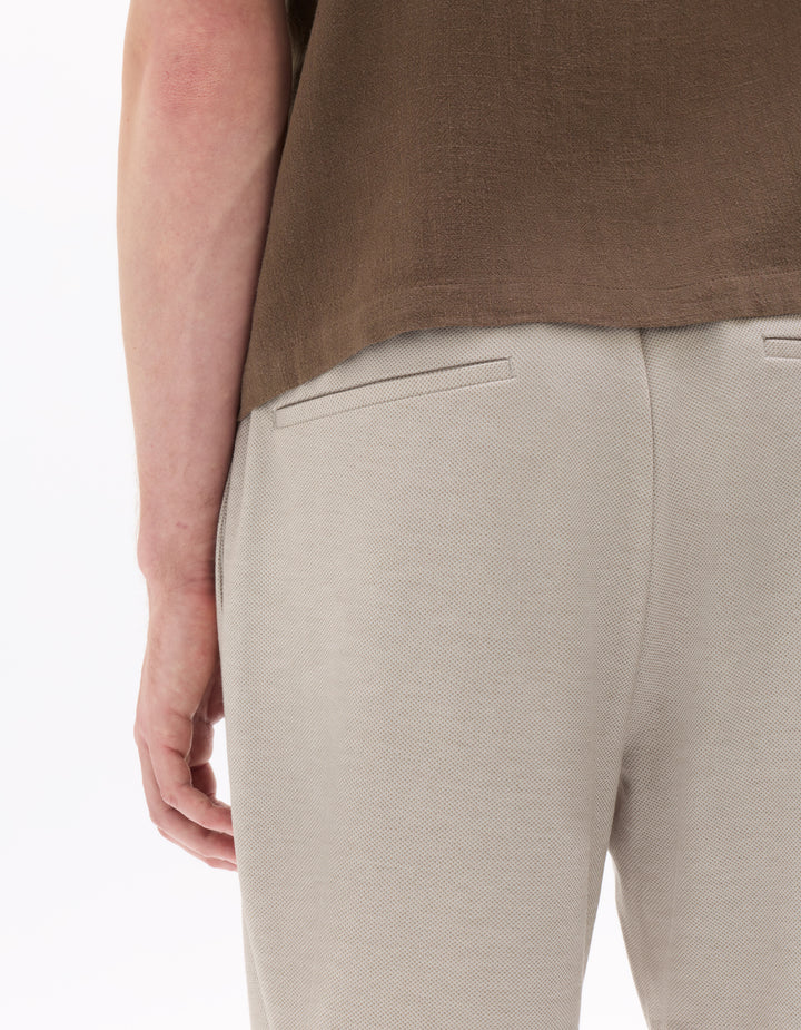 Light  All-Day Slim Fit Stretch 7/8 Length Pants