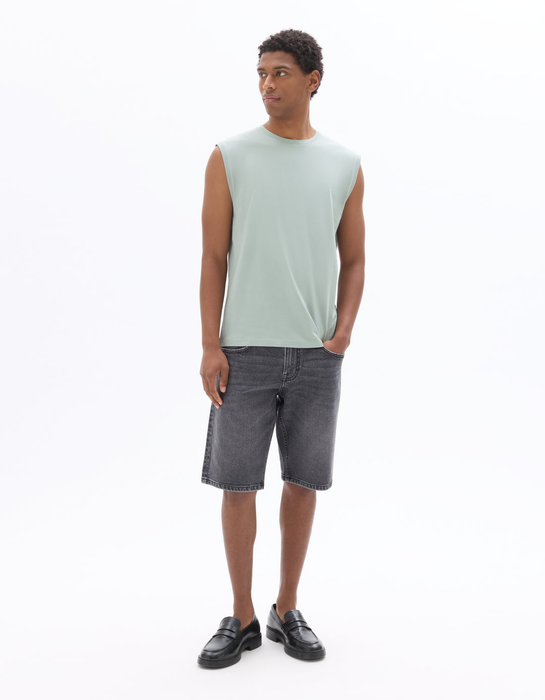 Unisex - Knitted - T-Shirt - no sleeves - U / V / round neck