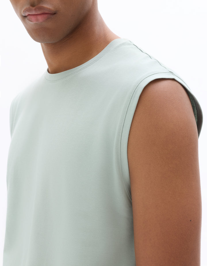 Unisex - Knitted - T-Shirt - no sleeves - U / V / round neck