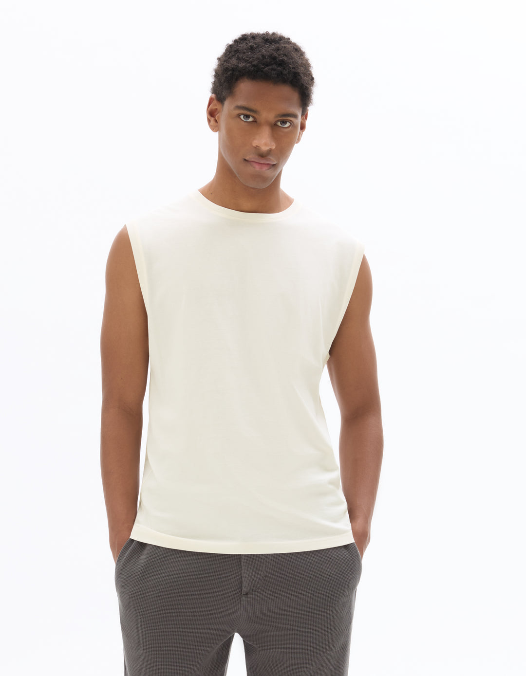 Unisex - Knitted - T-Shirt - no sleeves - U / V / round neck