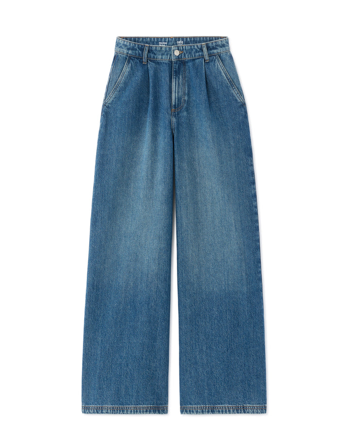 Wide-leg jeans with front pleats