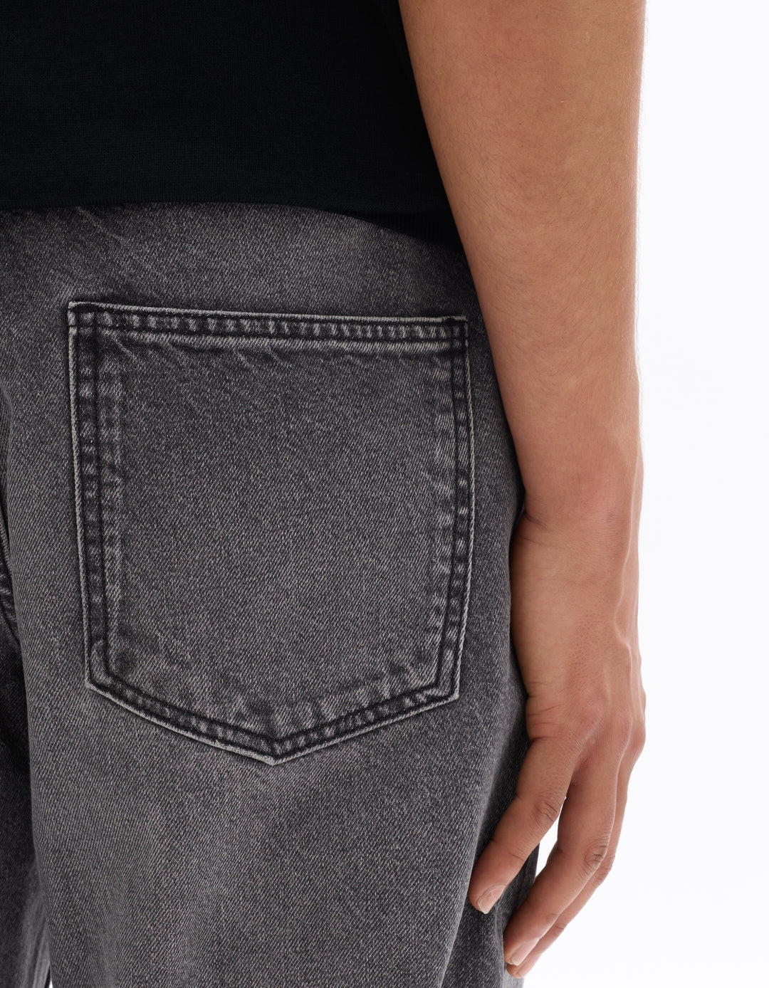 Loose-fitting jeans  100% cotton