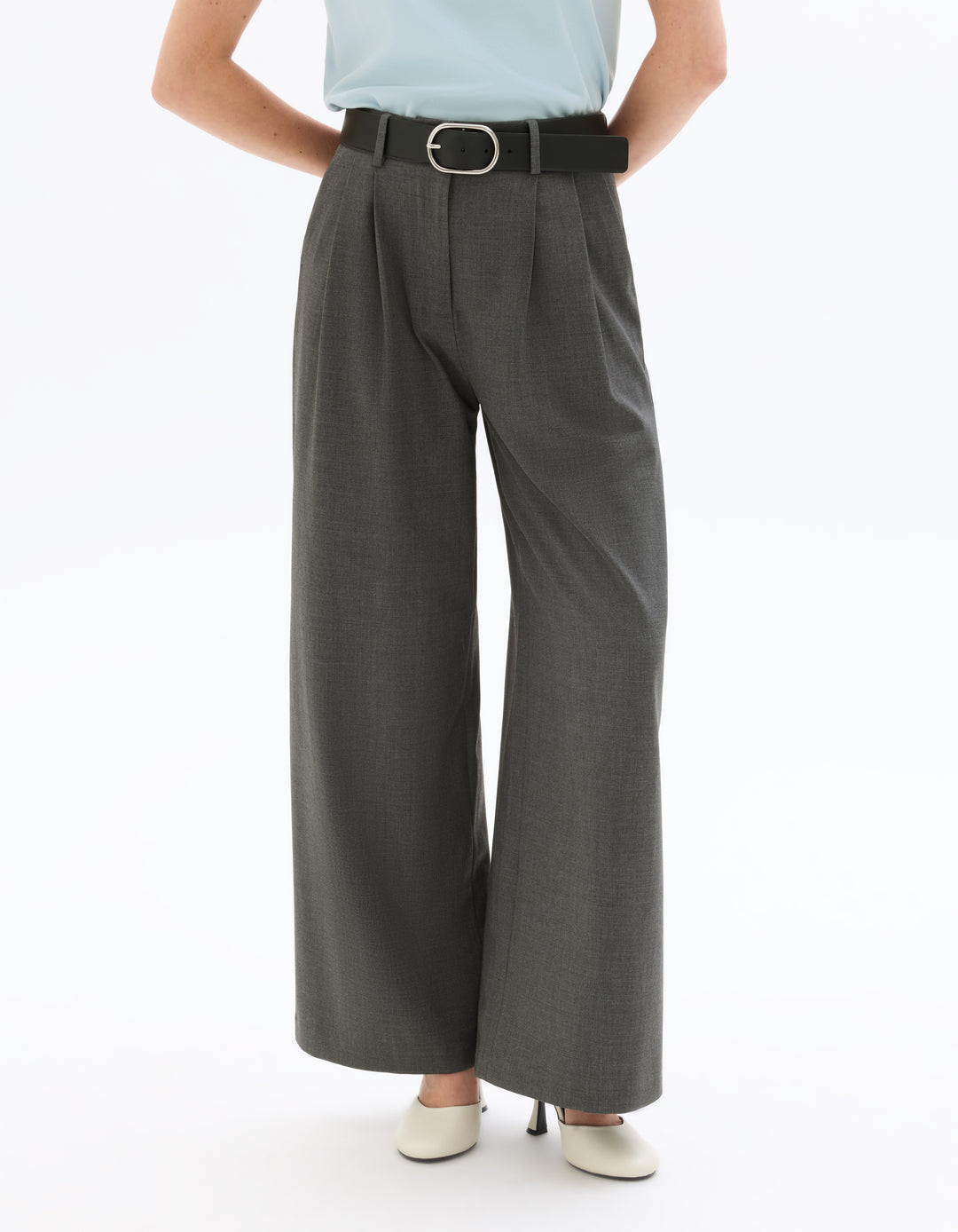 Wide-leg trousers