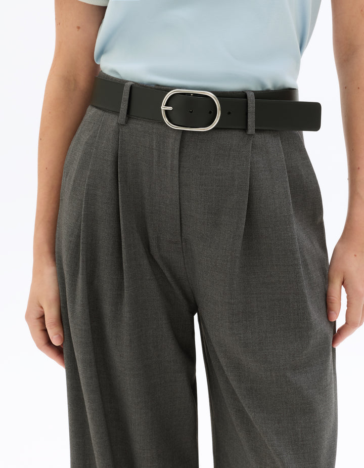 Wide-leg trousers