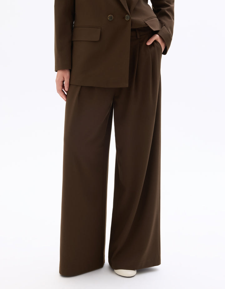 Wide-leg trousers