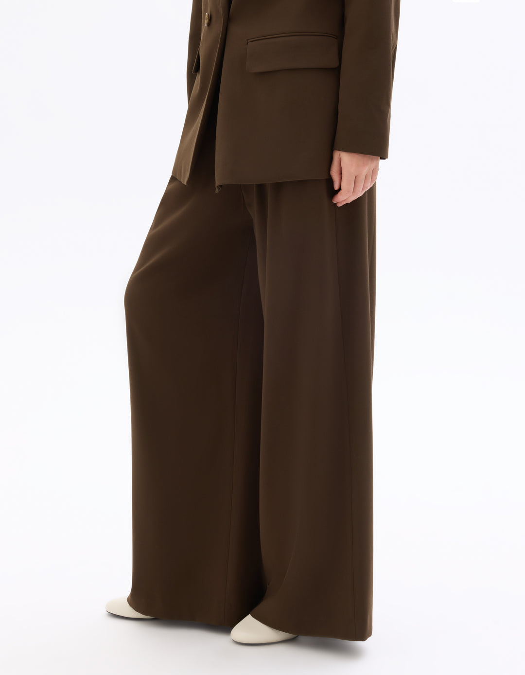 Wide-leg trousers