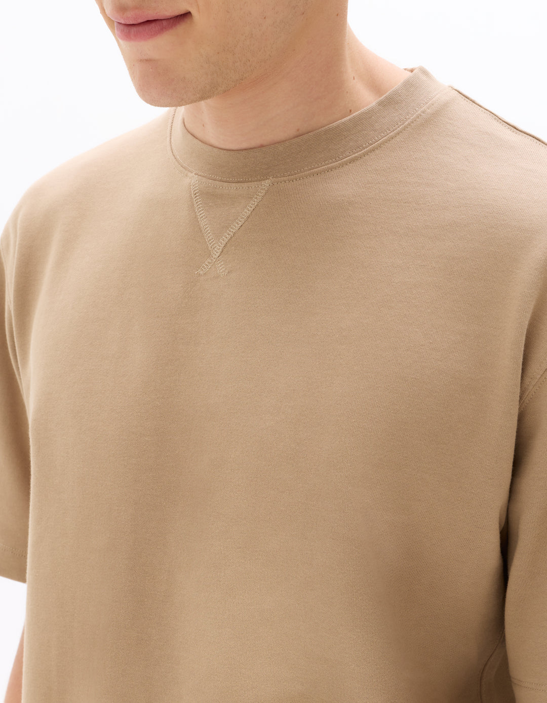 Unisex - Knitted - T-Shirt - Short sleeves - U / V / round neck