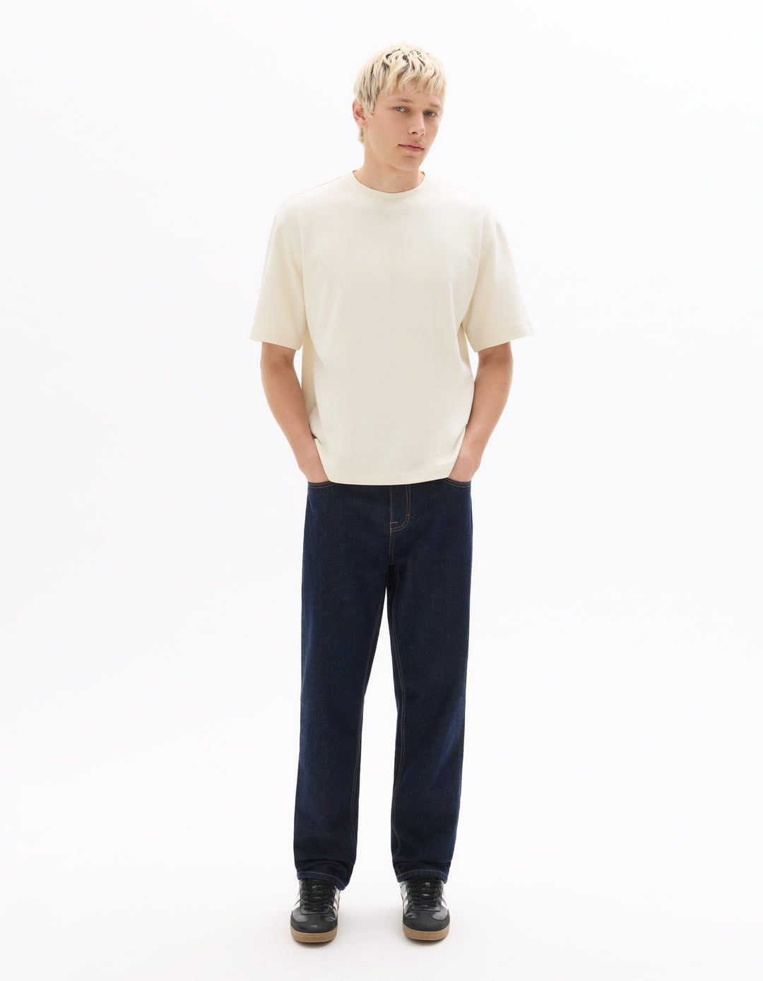 Unisex - Knitted - T-Shirt - Short sleeves - U / V / round neck