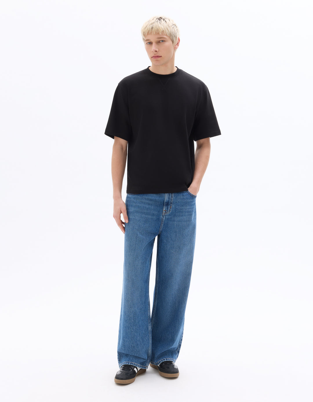 Unisex - Knitted - T-Shirt - Short sleeves - U / V / round neck