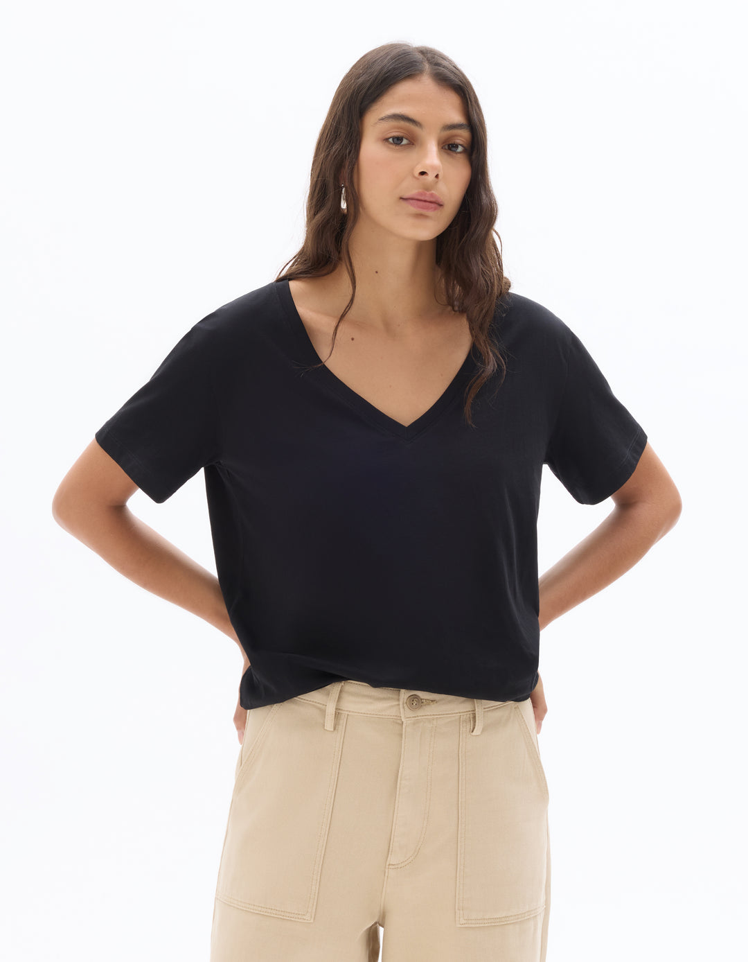 V-neck T-shirt 100% organic cotton