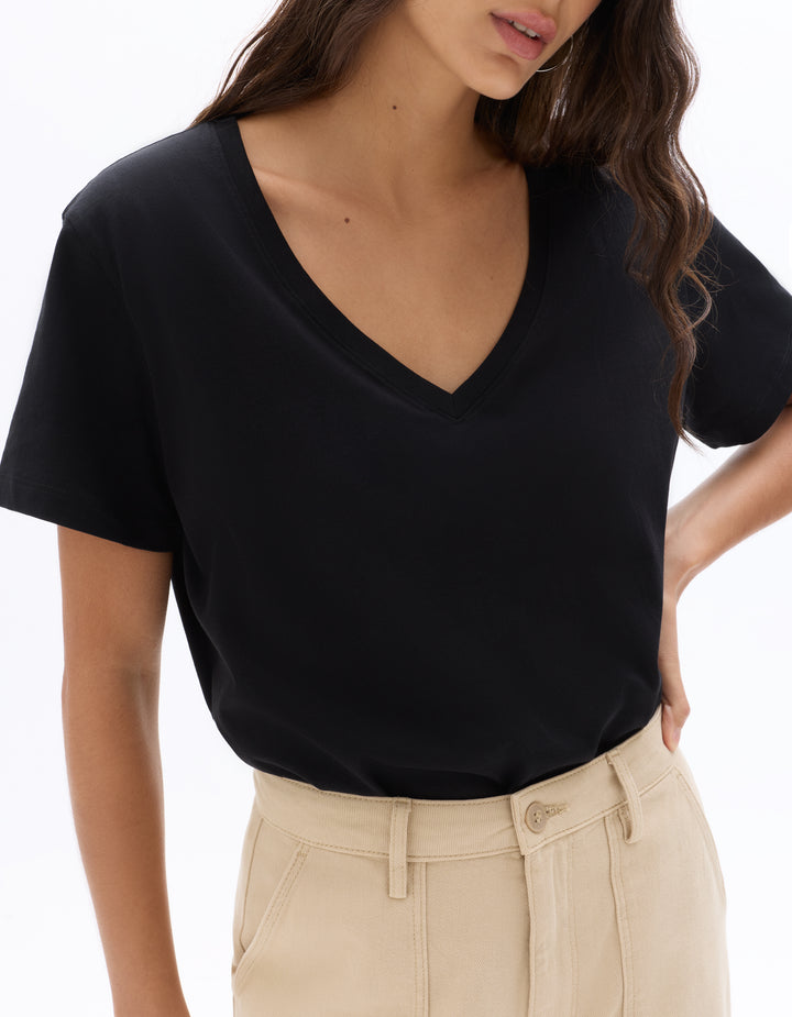 V-neck T-shirt 100% organic cotton