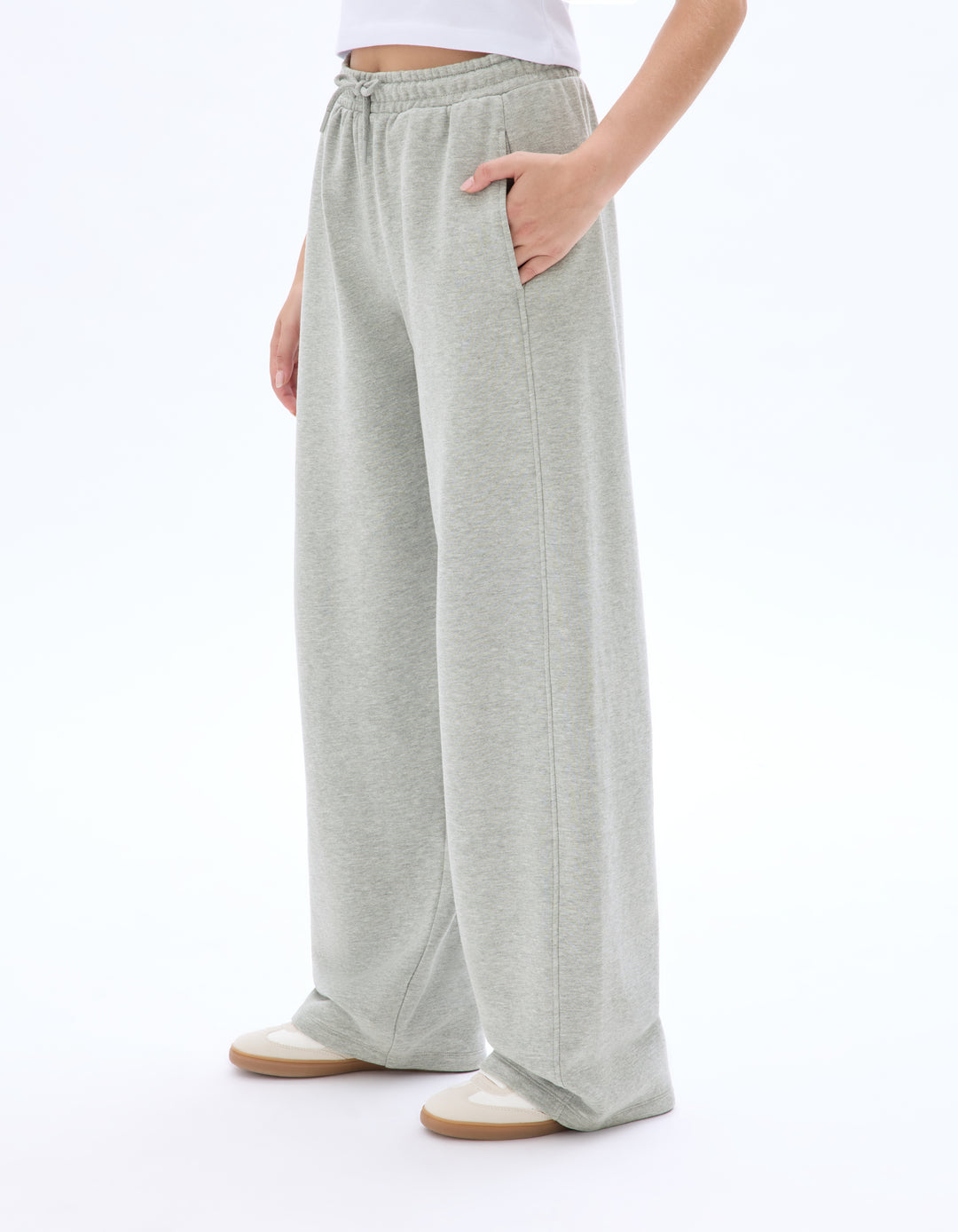 Wide-leg fleece joggers