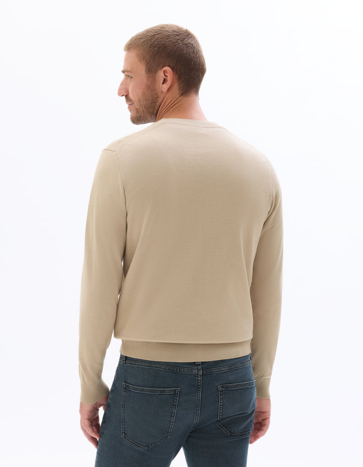 Plain V-neck sweater in fine knit