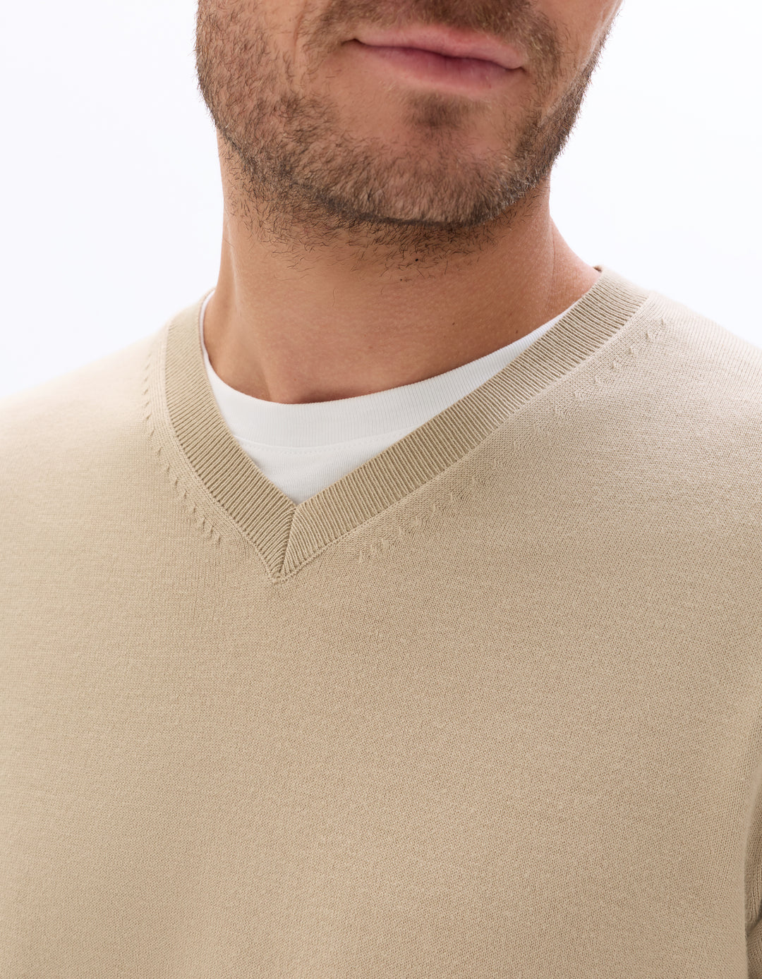 Plain V-neck sweater in fine knit