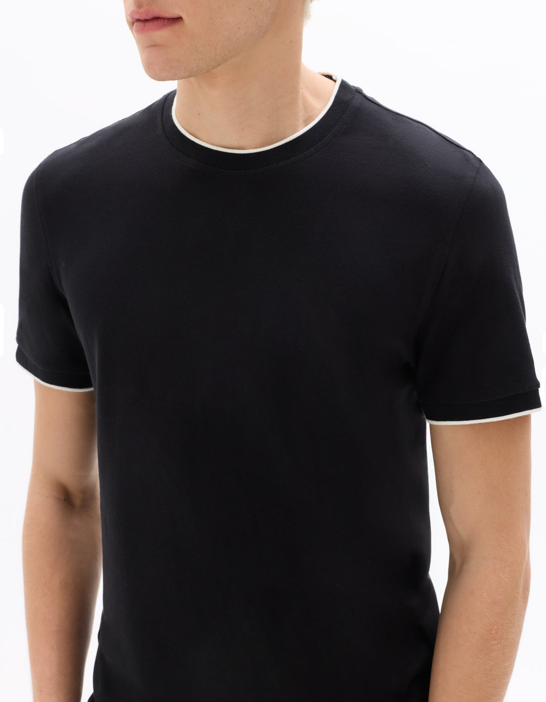 Unisex - Knitted - T-Shirt - Short sleeves - U / V / round neck