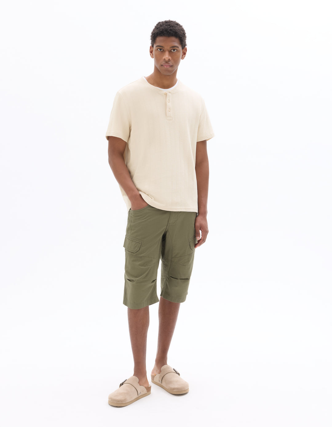 Unisex - Knitted - T-Shirt - Short sleeves - U / V / round neck