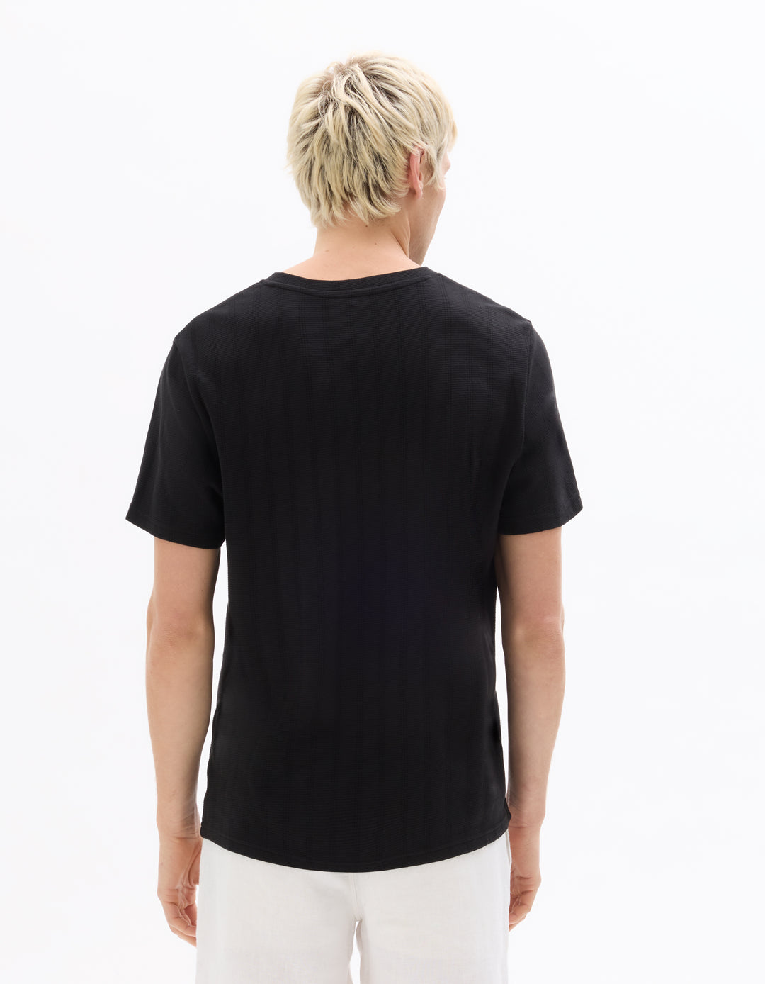 Unisex - Knitted - T-Shirt - Short sleeves - U / V / round neck