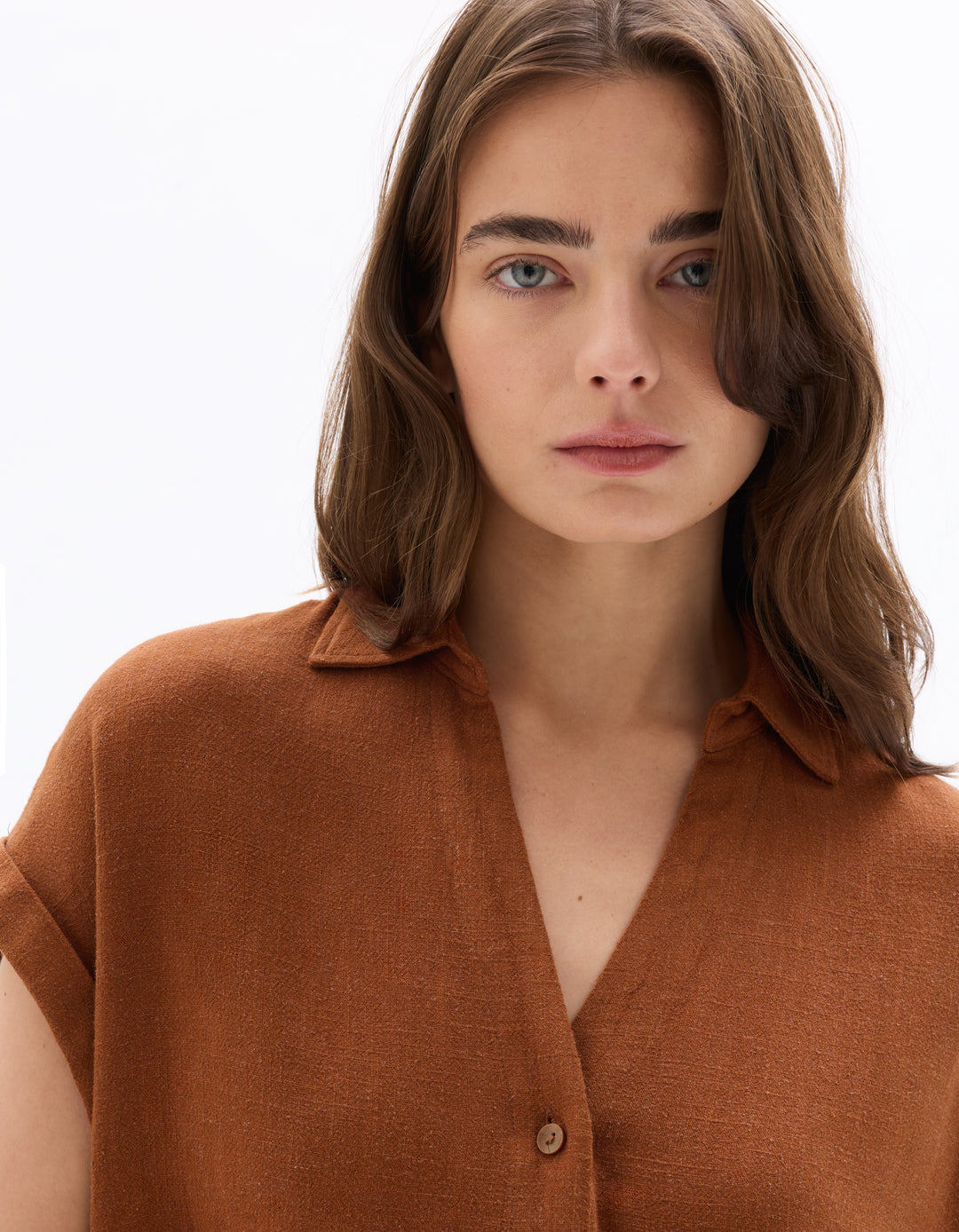 Short-Sleeved Crop Shirt in Viscose Linen