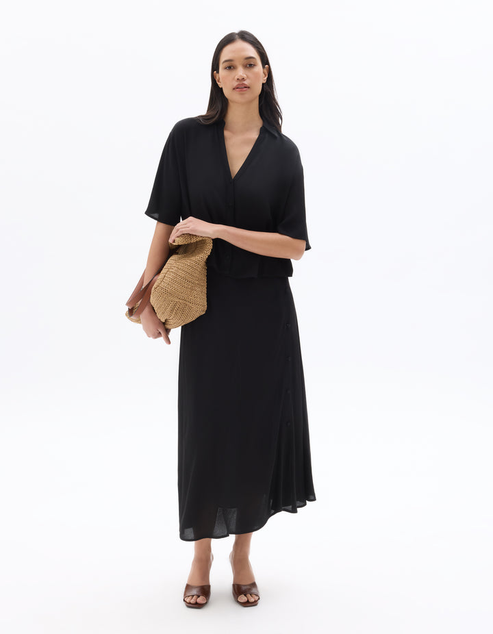 Loose-fit V-neck shirt