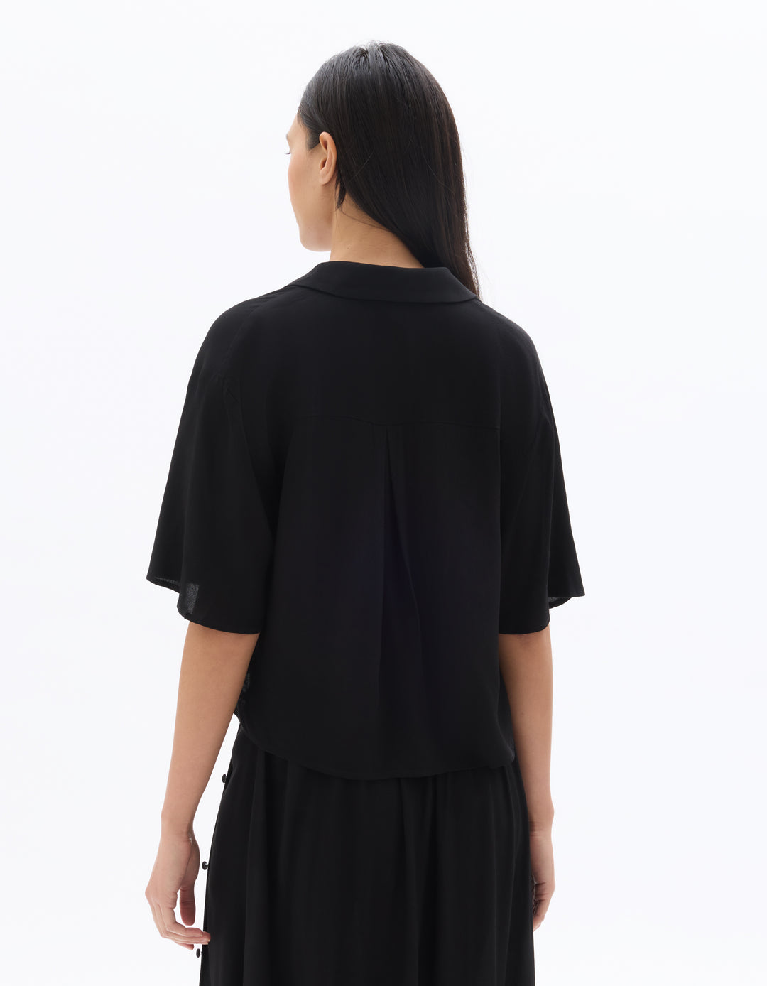Loose-fit V-neck shirt